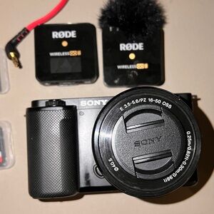 Sony ZV-E10 with accessories (Black)